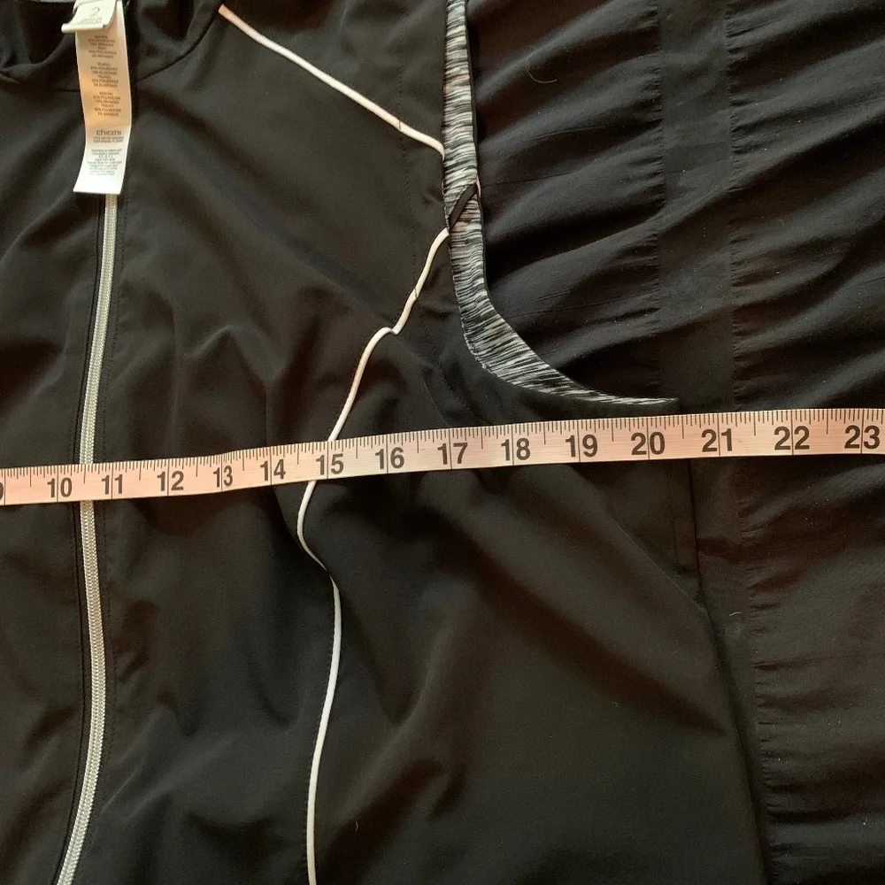 COPY - Zenergy Golf Chicos reversiable zip up vest Sz 2 - Picture 15 of 16